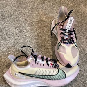 Nike Zoom Gravity womens running tennis shoes size 10